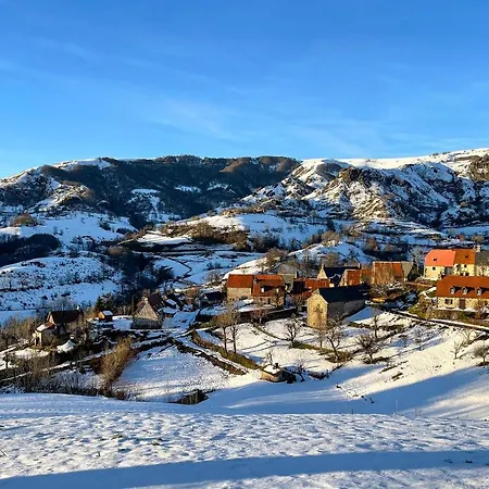 Дом отдыха Maison Avec Vue Incroyable Au Coeur Des Volcans D'auvergne