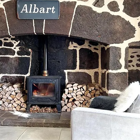 Maison Avec Vue Incroyable Au Coeur Des Volcans D'auvergne Дом отдыха