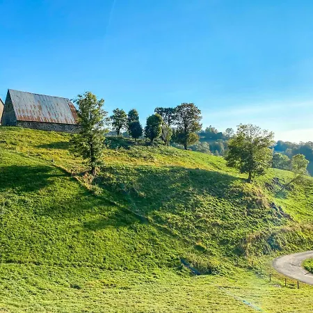 Maison Avec Vue Incroyable Au Coeur Des Volcans D'auvergne *