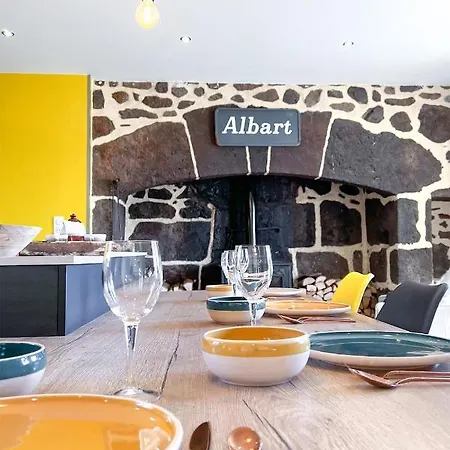 Maison Avec Vue Incroyable Au Coeur Des Volcans D'auvergne Saint-Cirgues-de-Jordanne