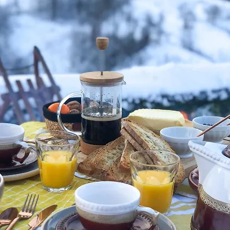 Maison Avec Vue Incroyable Au Coeur Des Volcans D'auvergne *