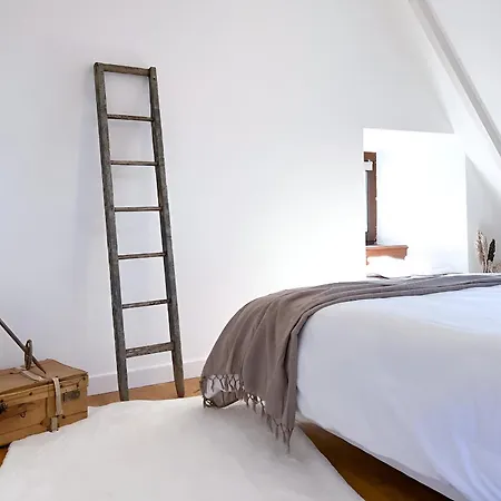 Maison Avec Vue Incroyable Au Coeur Des Volcans D'auvergne Дом отдыха
